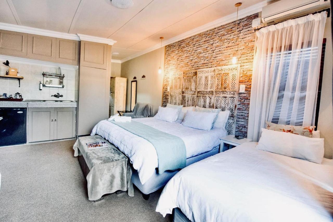 Cottonwood Guesthouse Oasis Блоемфонтейн Екстериор снимка