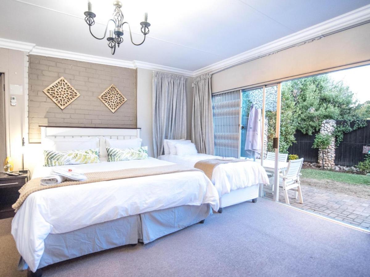 Cottonwood Guesthouse Oasis Блоемфонтейн Екстериор снимка