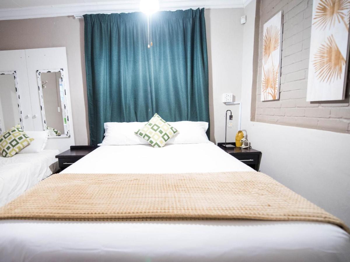 Cottonwood Guesthouse Oasis Блоемфонтейн Екстериор снимка