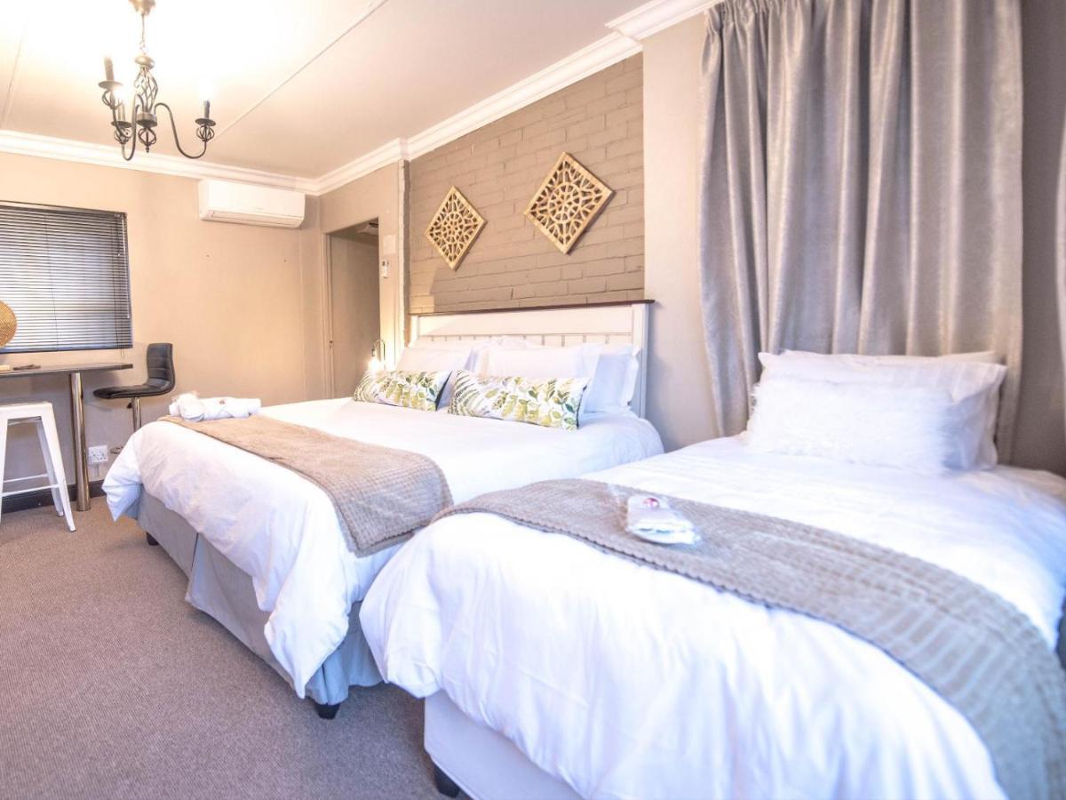 Cottonwood Guesthouse Oasis Блоемфонтейн Екстериор снимка