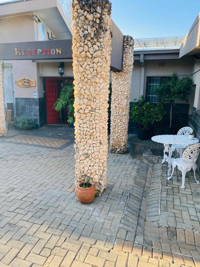 Cottonwood Guesthouse Oasis Блоемфонтейн Екстериор снимка
